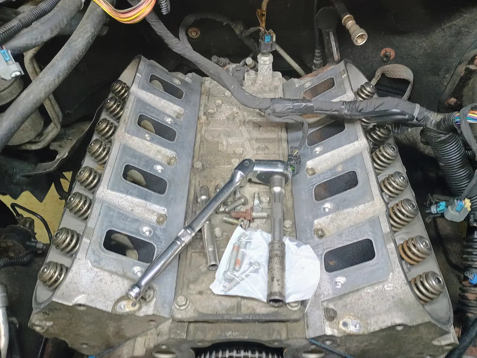 GMC Yukon Valve Cover Gasket Replacement image 3